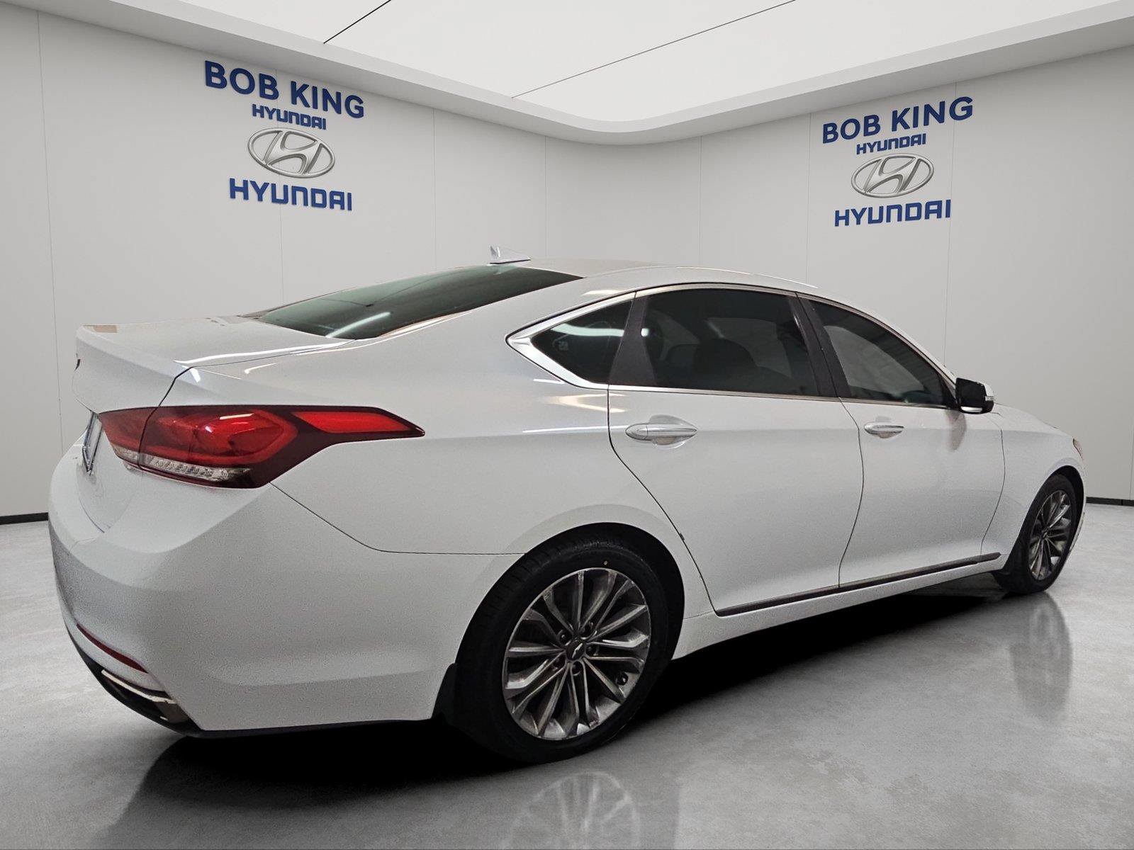 Used 2017 Genesis G80 3.8 AWD/4WD image 5