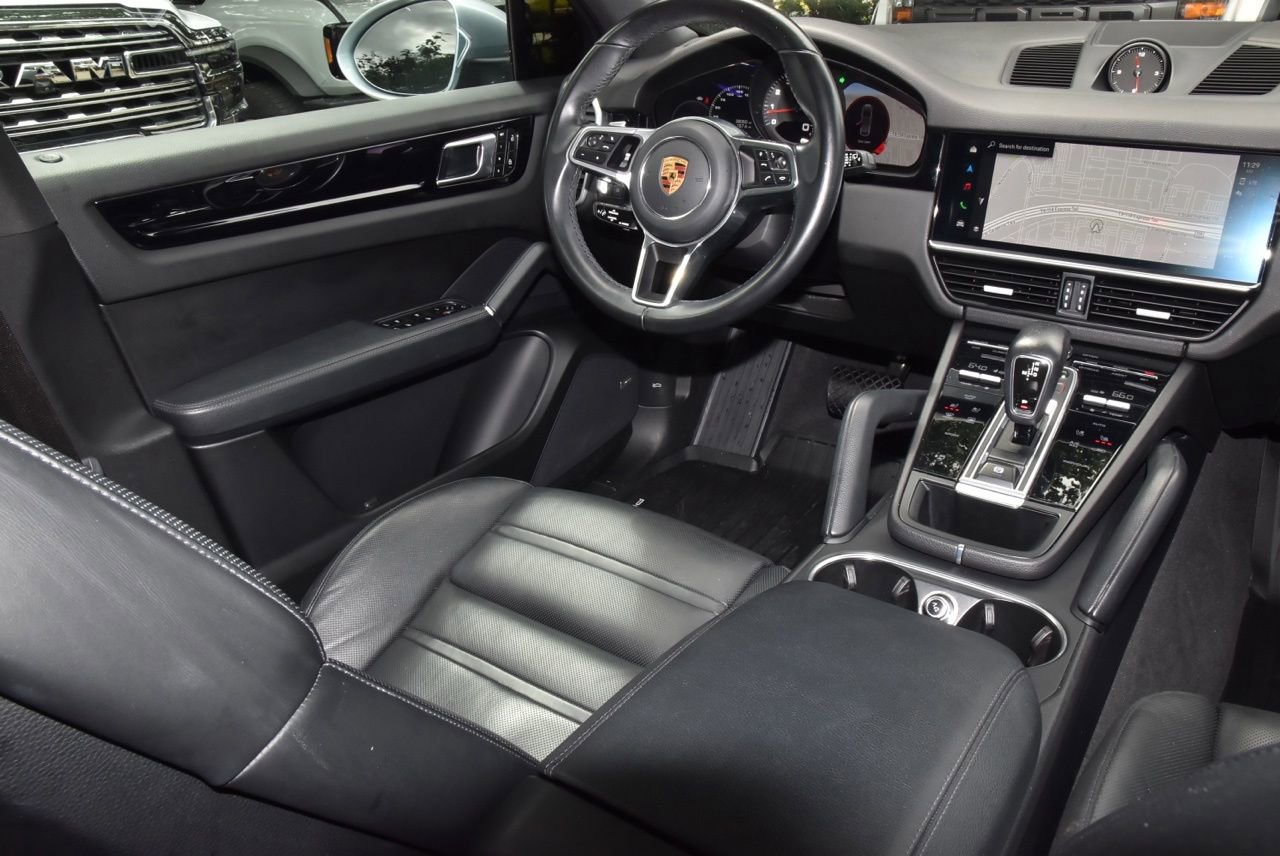 Used 2022 Porsche Cayenne AWD/4WD image 15