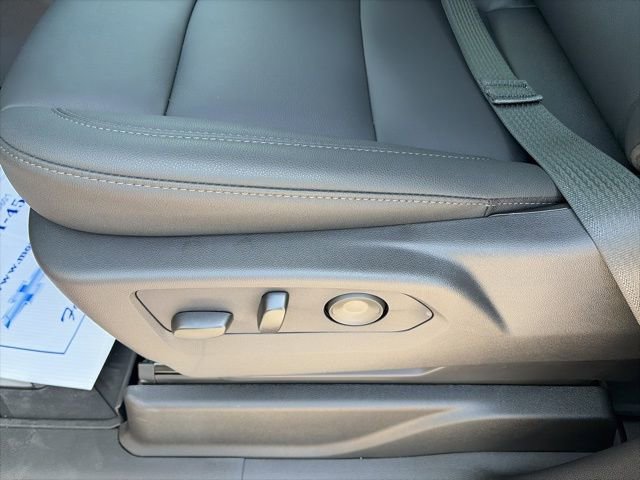 New 2026 Chevrolet Suburban LT image 18