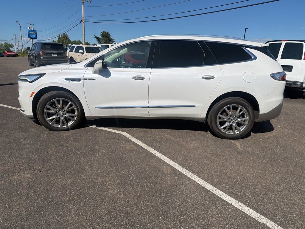 Used 2023 Buick Enclave Premium w/ Experience Buick Package AWD/4WD image 4