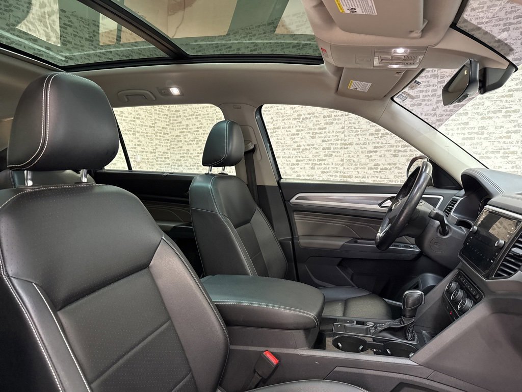 Used 2021 Volkswagen Atlas SEL R-Line image 18