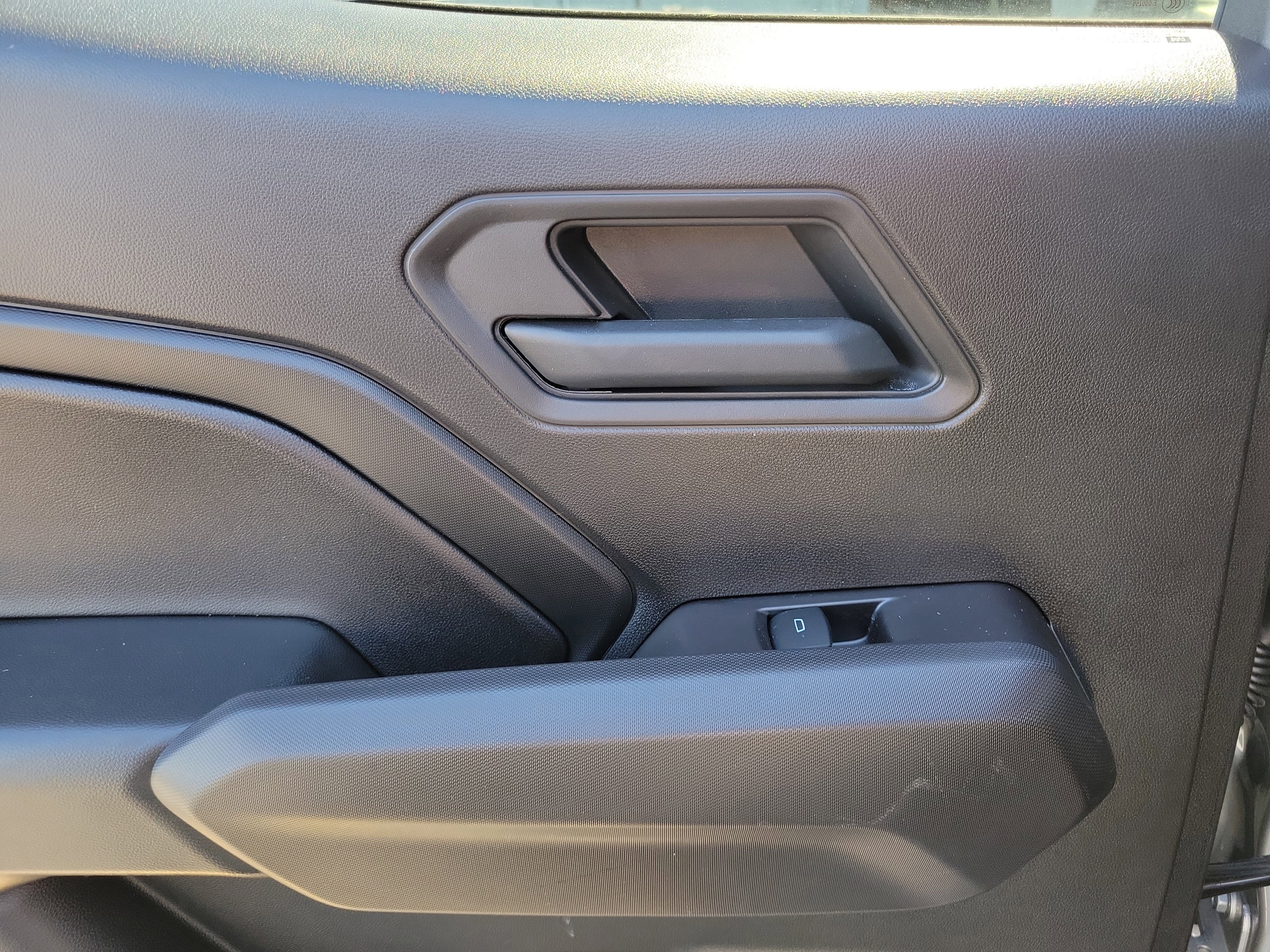 Used 2025 Chevrolet Colorado W/T w/ WT Custom Package RWD image 12