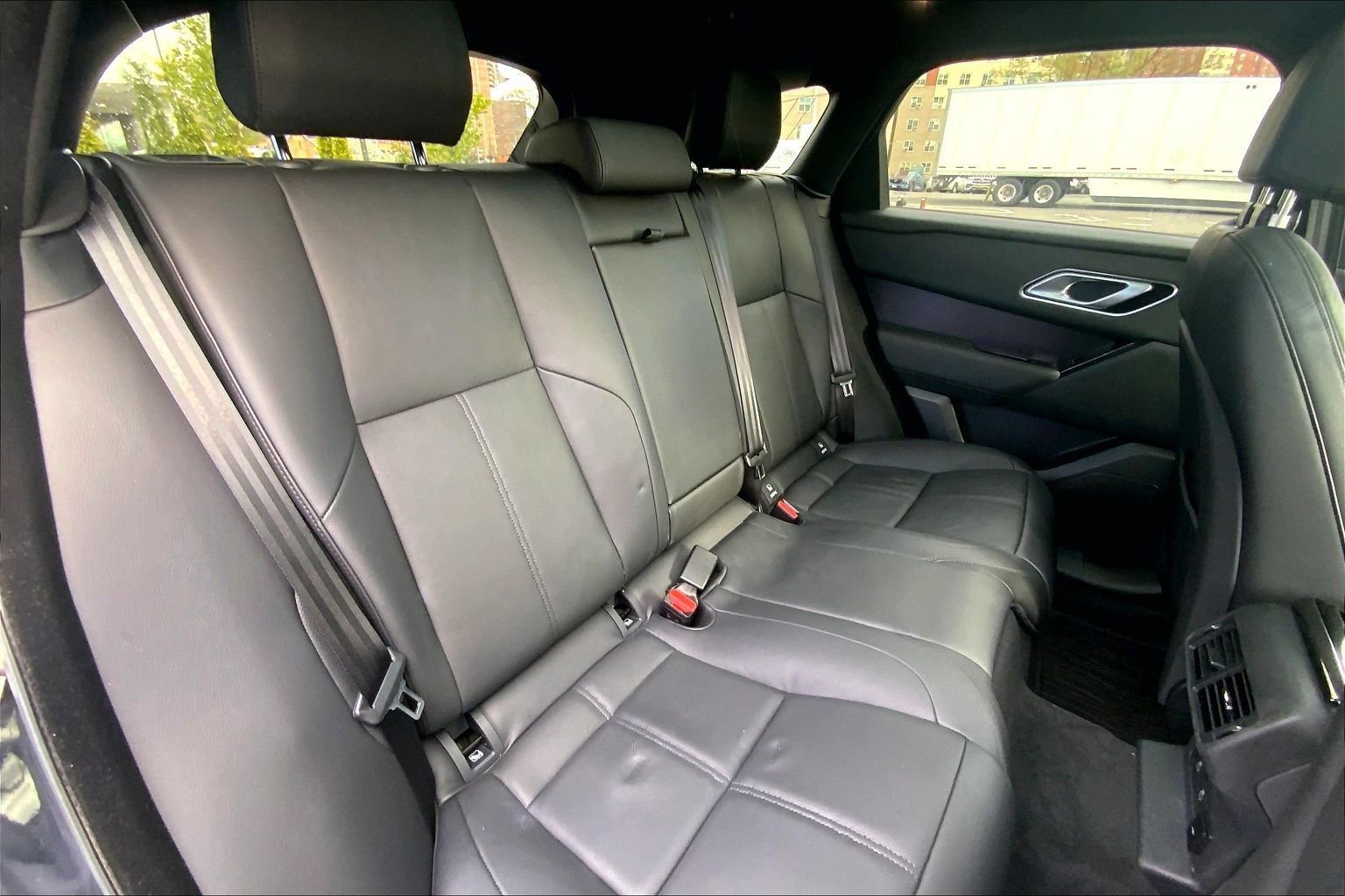 Used 2026 Land Rover Range Rover Velar Dynamic SE AWD/4WD image 19