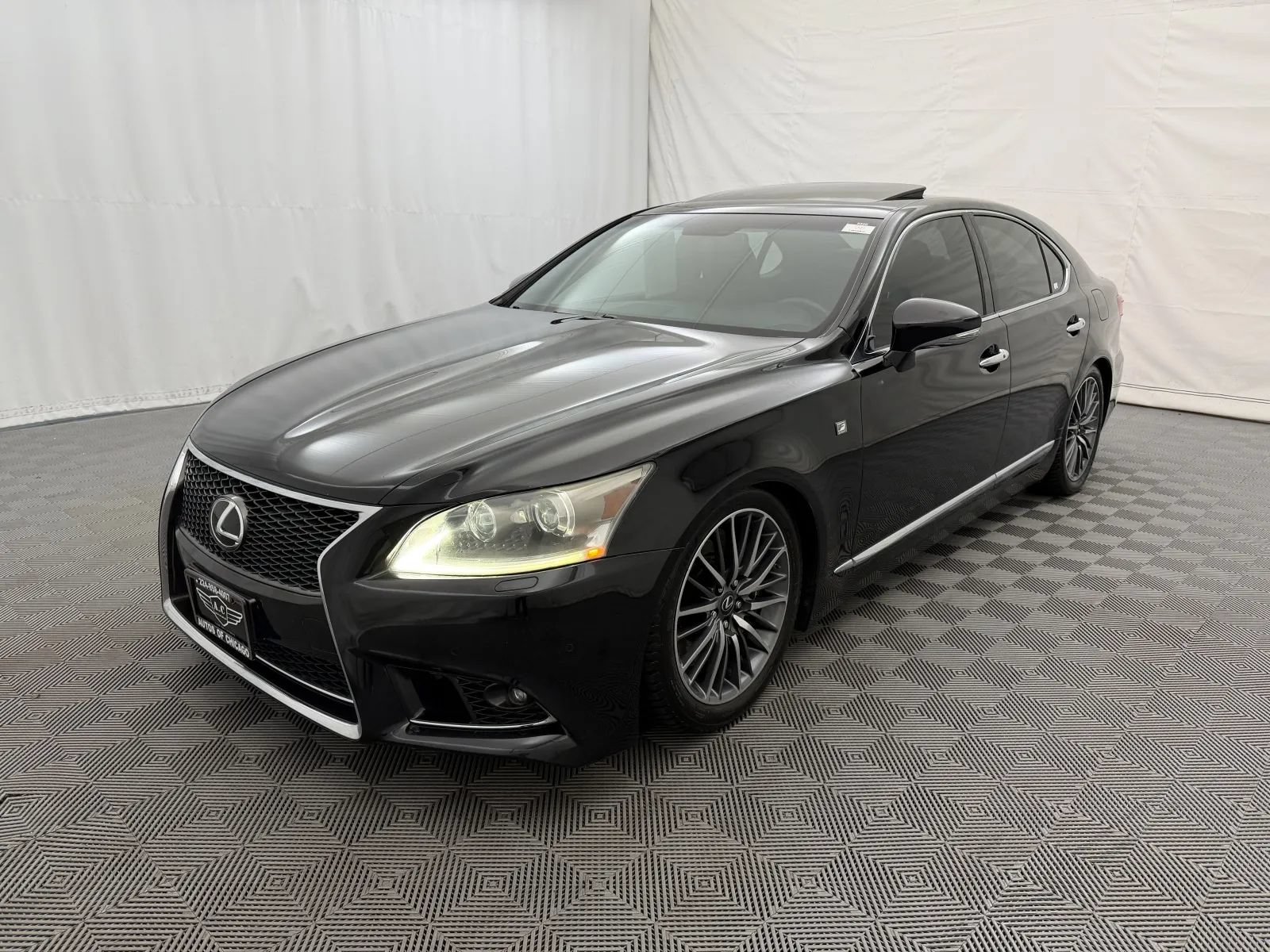 Used 2013 Lexus LS 460 AWD w/ F-Sport Pkg image 2