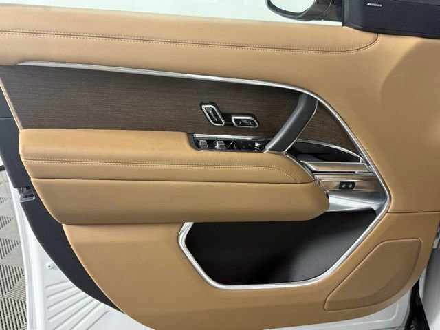 Used 2023 Land Rover Range Rover SE image 24