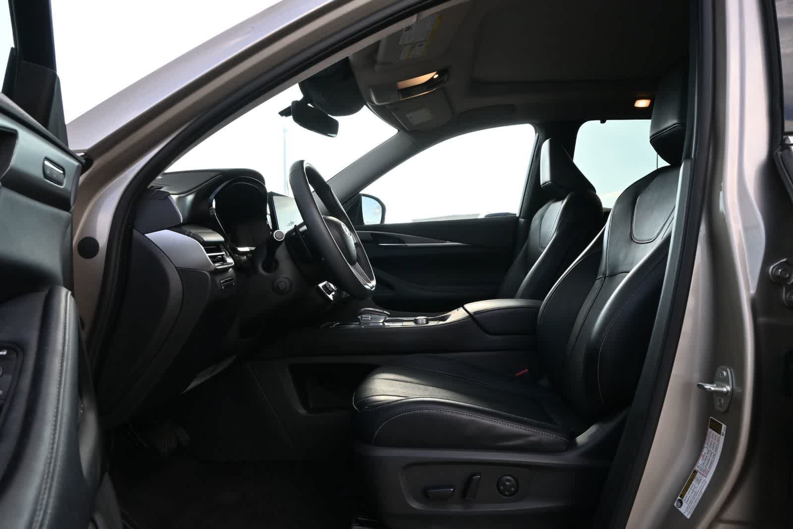 Certified 2023 INFINITI QX60 Luxe w/ Cargo Package FWD image 16