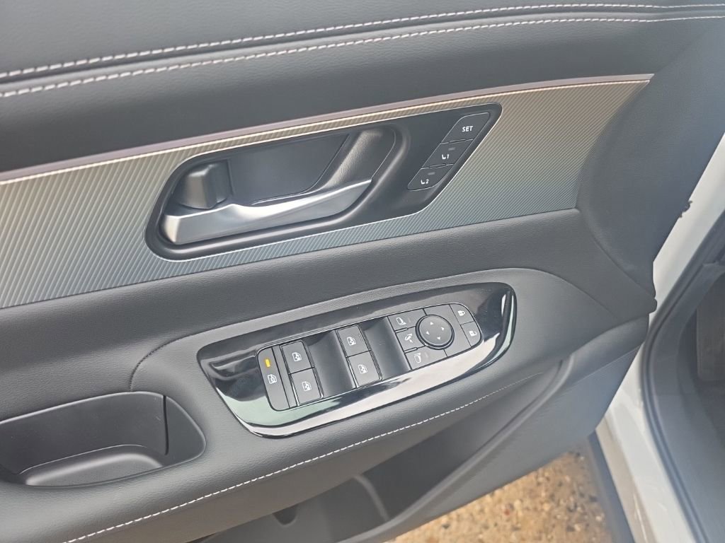 New 2026 Nissan Murano Platinum image 15