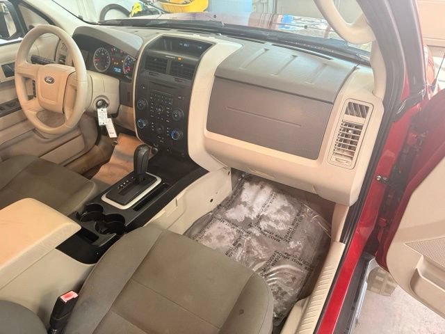 Used 2010 Ford Escape XLS FWD image 24