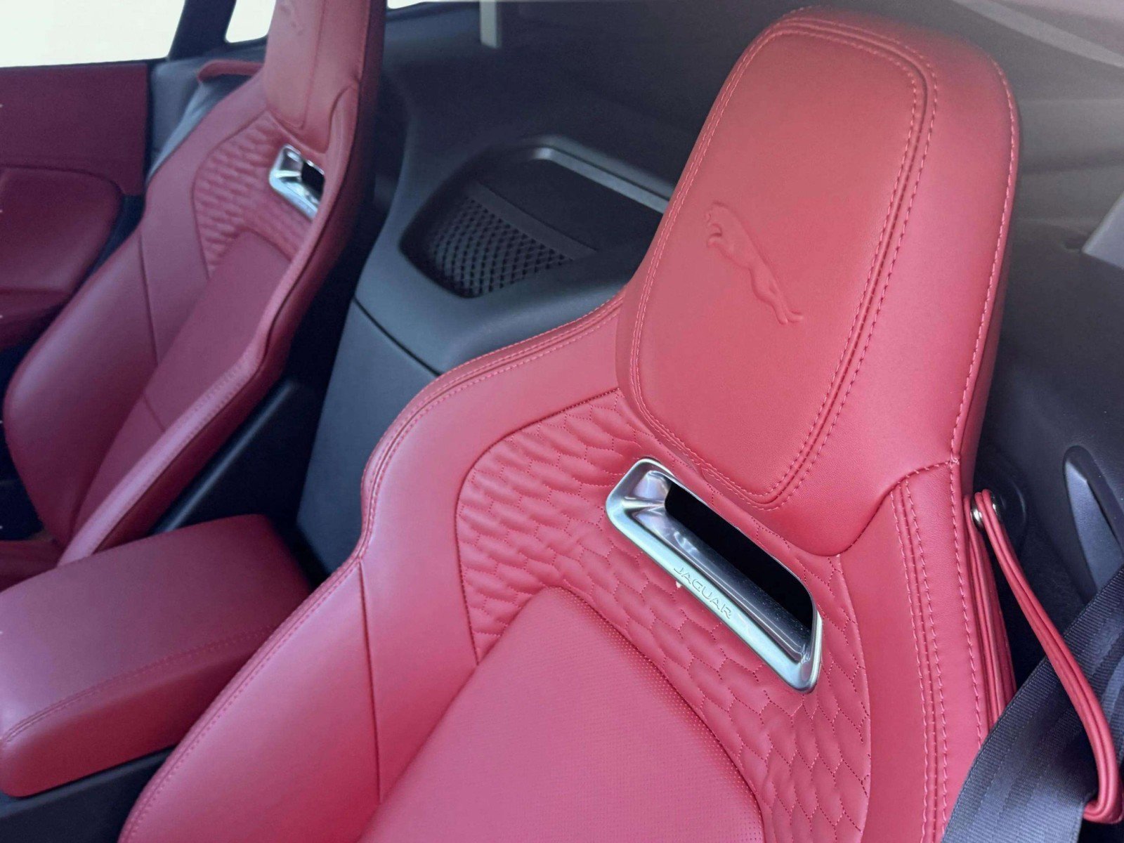 Used 2024 Jaguar F-TYPE R-Dynamic image 10