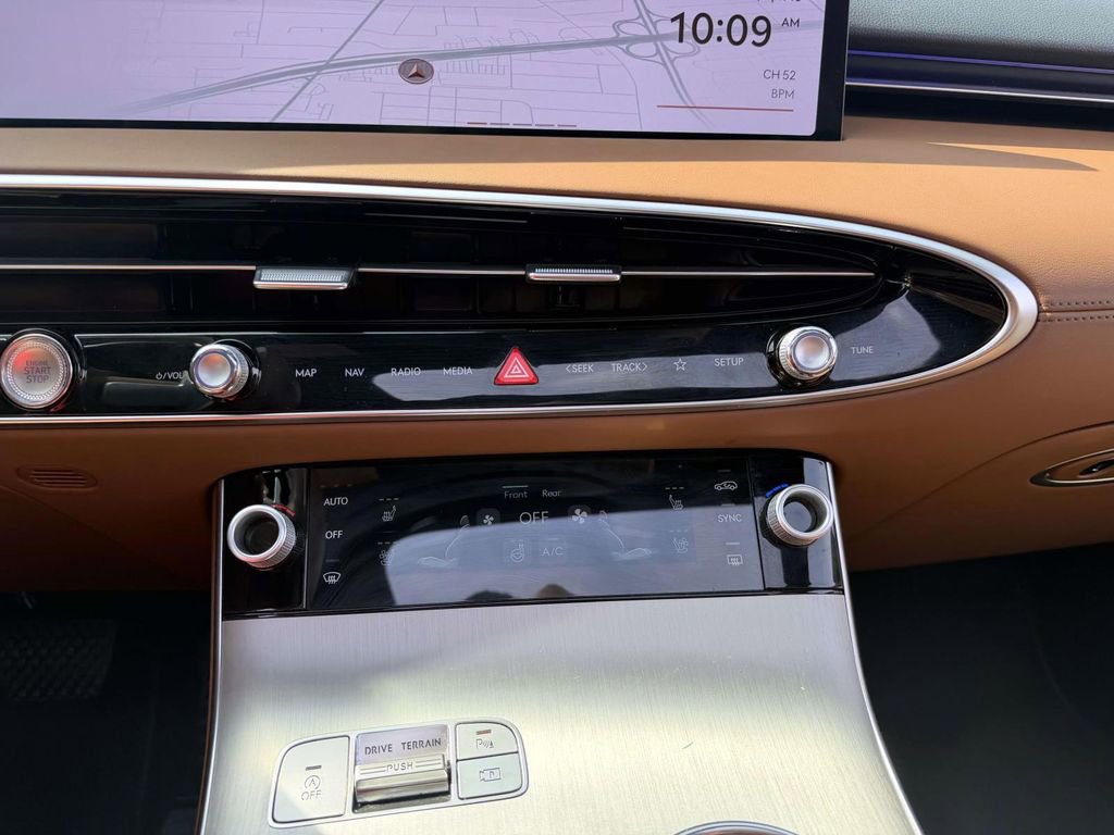 Used 2026 Genesis GV70 2.5T Advanced image 23