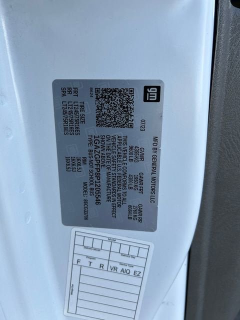 Used 2023 Chevrolet Express 3500 LT w/ LT Preferred Equipment Group RWD image 23