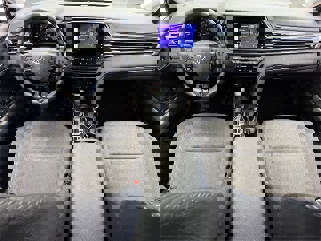 Used 2025 Toyota Camry LE image 11