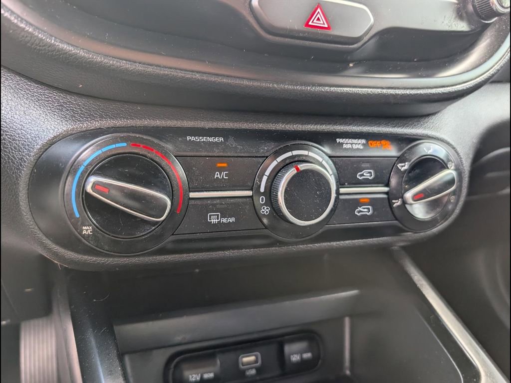 Used 2024 Kia Soul LX FWD image 15