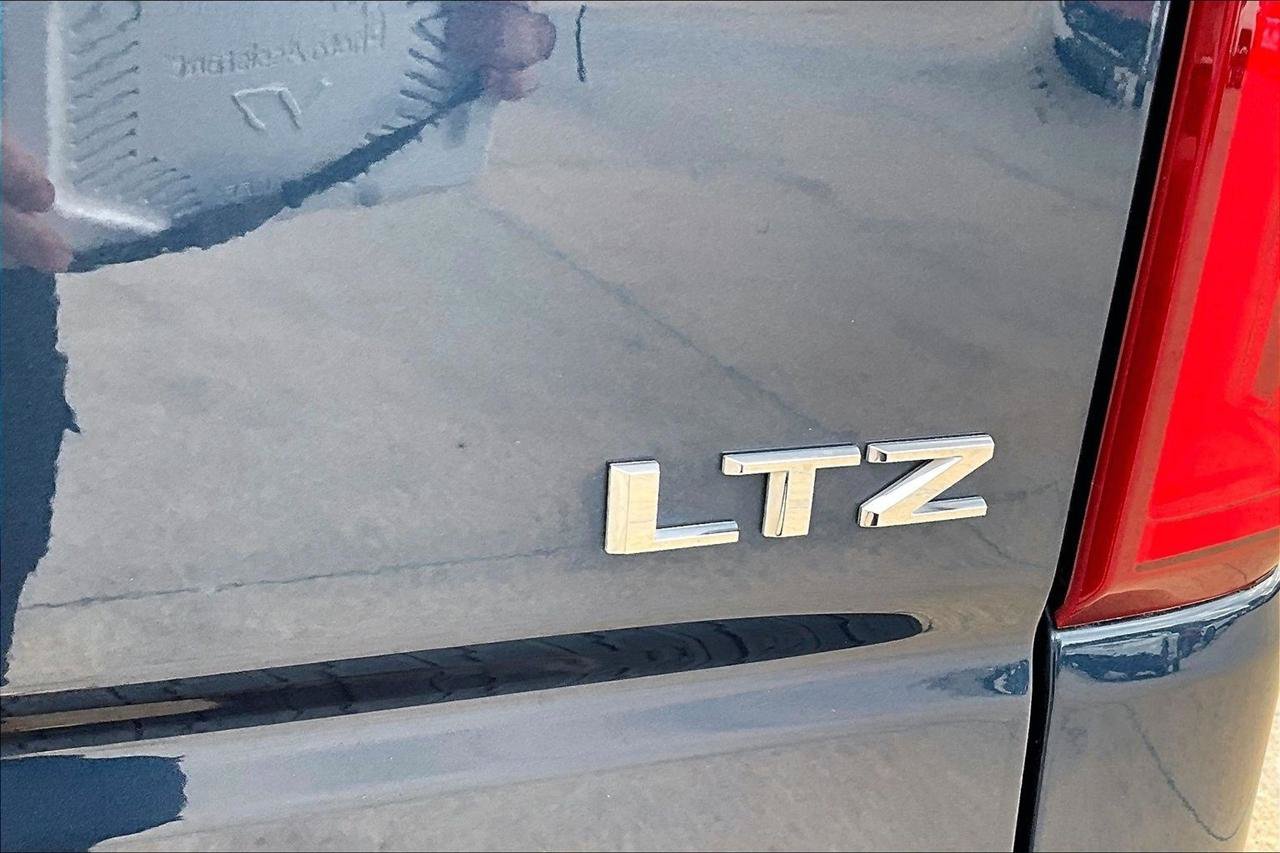 Used 2020 Chevrolet Silverado 1500 LTZ w/ LTZ Premium Package AWD/4WD image 26