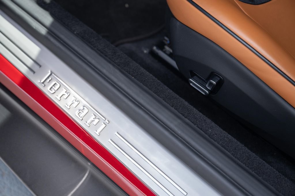 Certified 2022 Ferrari Roma RWD image 32