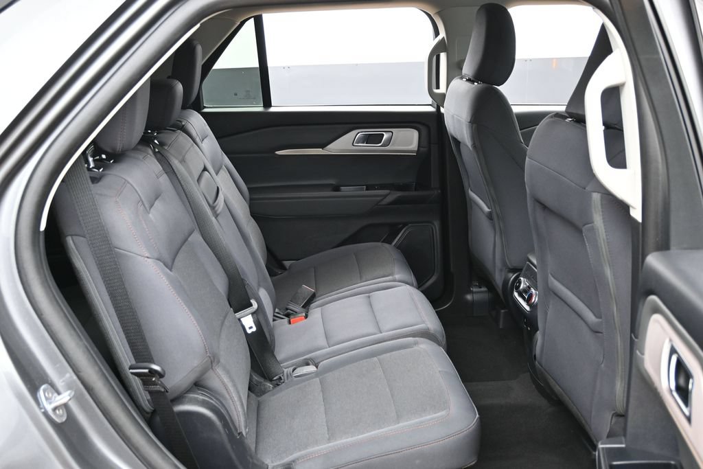 Used 2025 Ford Explorer Active RWD image 37