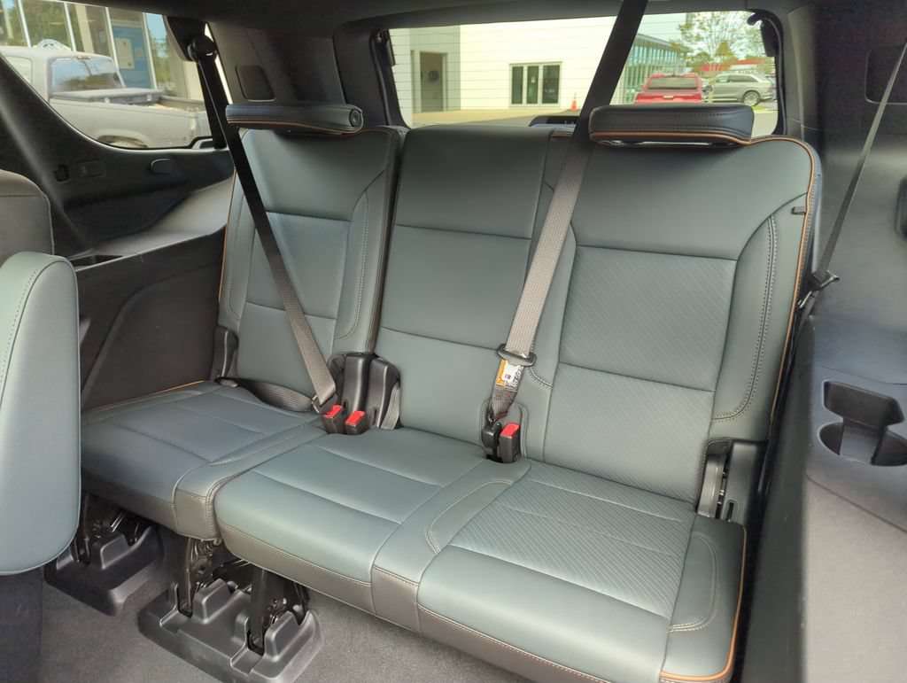 Used 2025 GMC Yukon AT4 w/ AT4 Premium Package AWD/4WD image 31