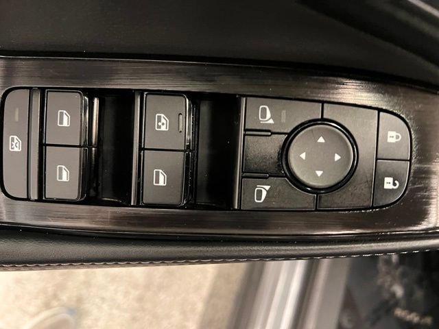 Used 2025 Nissan Rogue SV AWD/4WD image 14