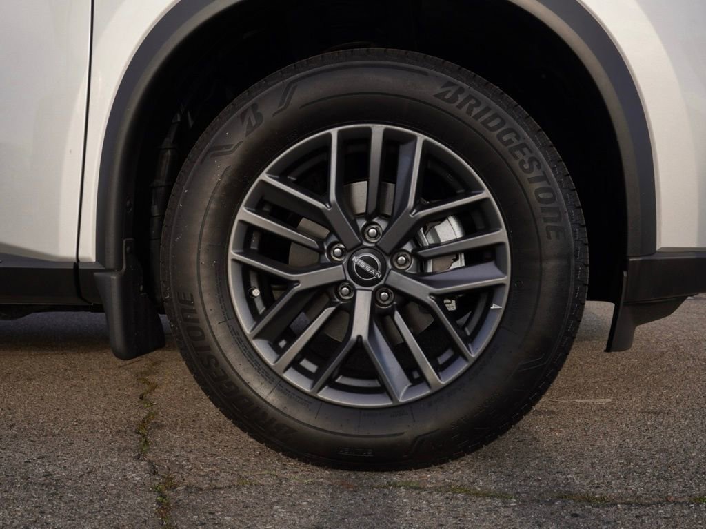 New 2025 Nissan Rogue S image 7