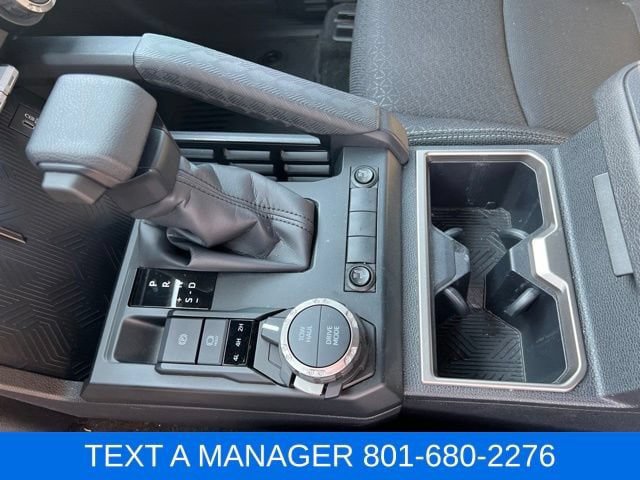 Used 2025 Toyota 4Runner SR5 AWD/4WD image 23