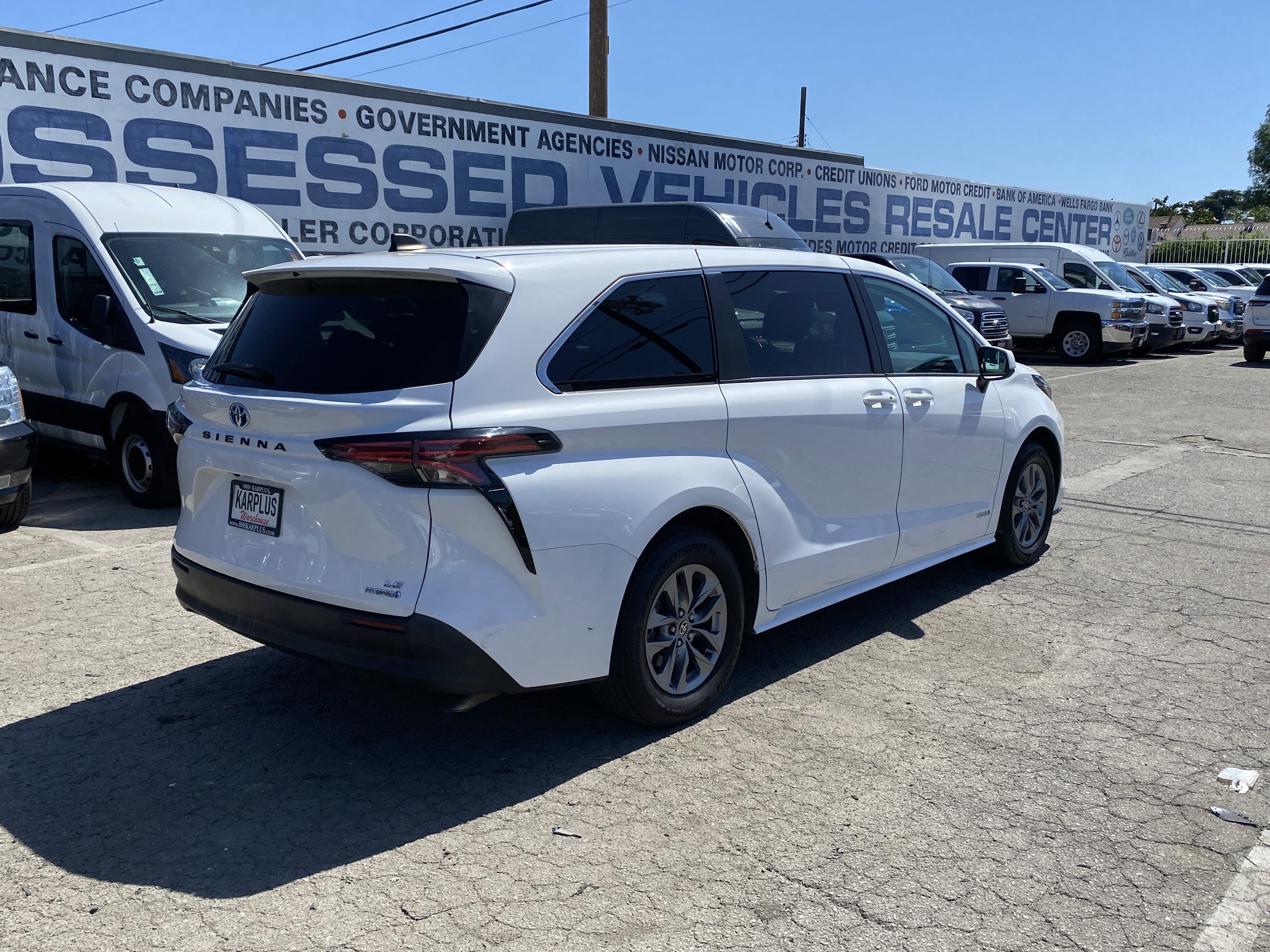 Used 2021 Toyota Sienna LE image 7