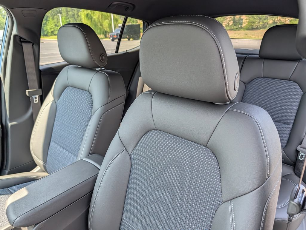New 2026 Buick Envista Sport Touring w/ Convenience I Package FWD image 11