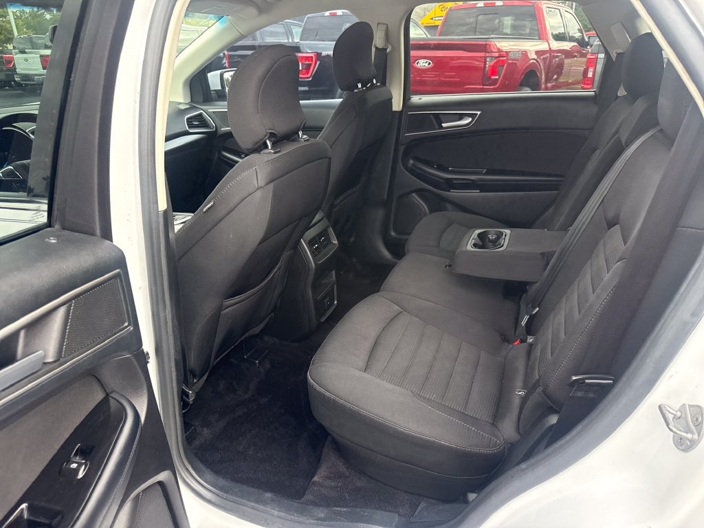 Used 2015 Ford Edge SEL FWD image 12