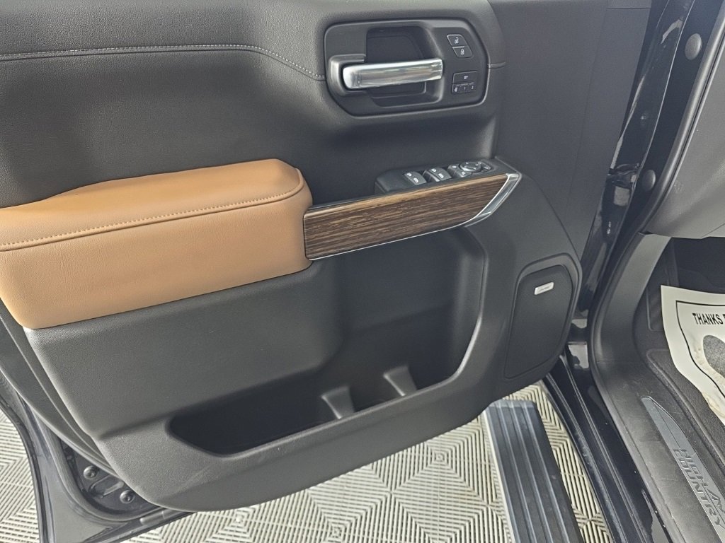 Used 2022 Chevrolet Silverado 1500 High Country w/ Technology Package image 13