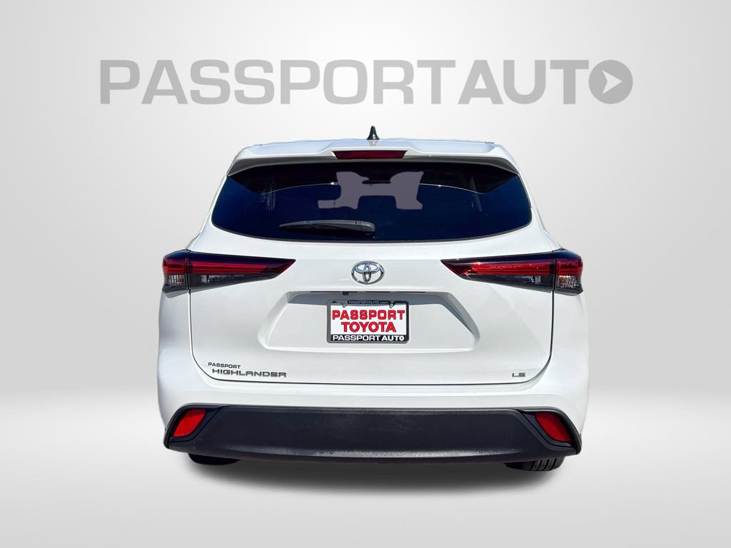 Used 2025 Toyota Highlander LE FWD image 7