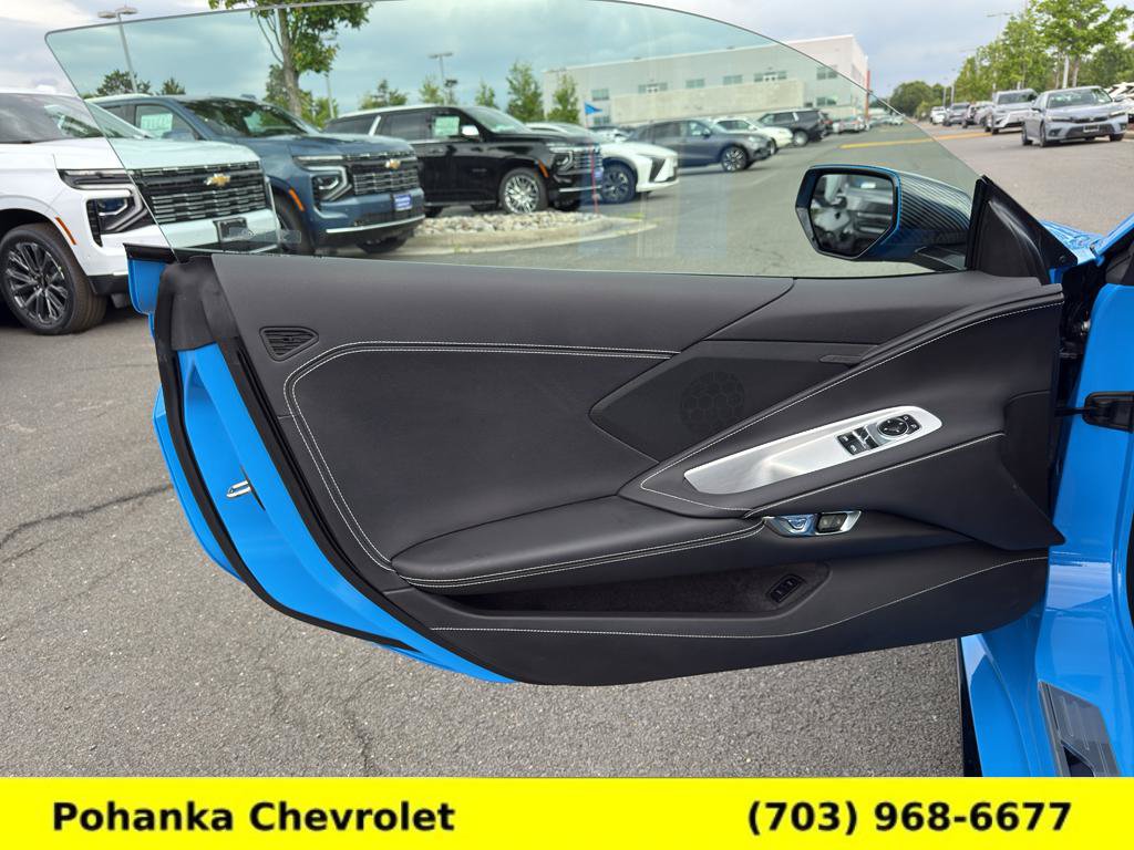 Used 2021 Chevrolet Corvette Stingray Coupe w/ Z51 Performance Package RWD image 18