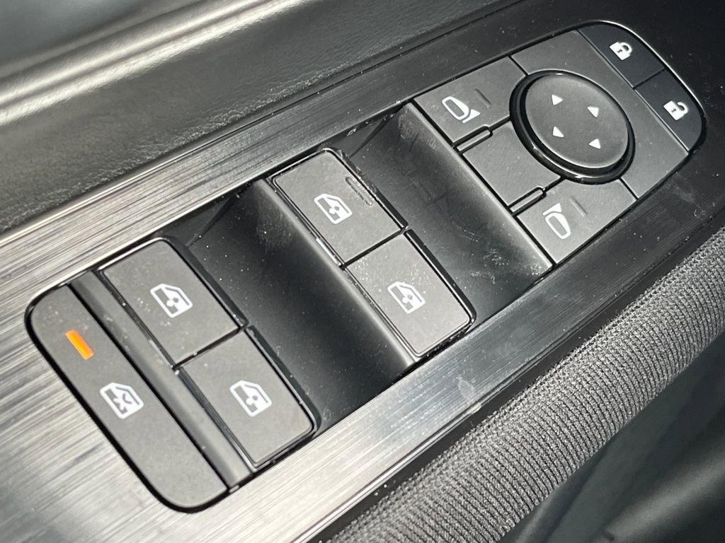 New 2026 Nissan Kicks S image 18