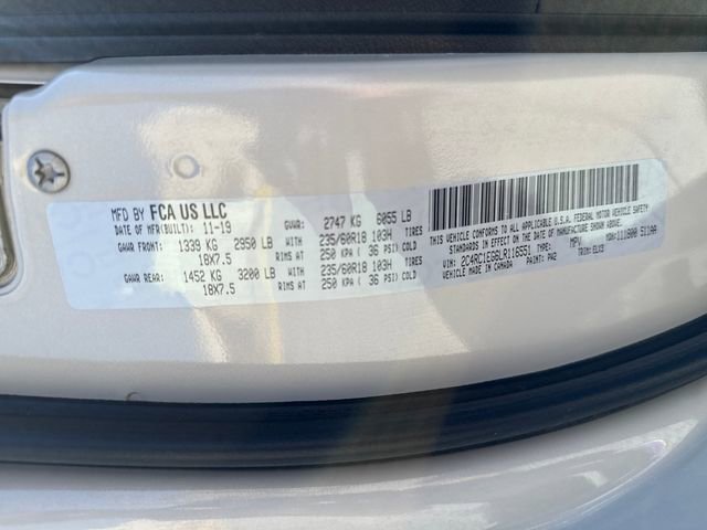 Used 2020 Chrysler Pacifica Touring-L FWD image 17