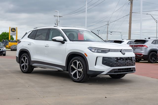 New 2026 Volkswagen Tiguan SE image 8