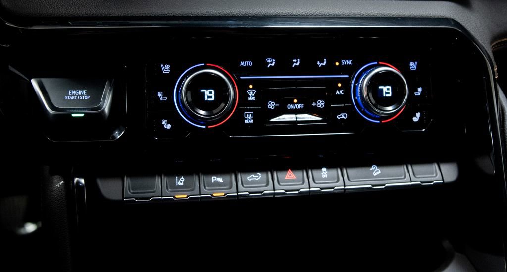 Used 2024 GMC Sierra 2500 AT4 w/ AT4 Preferred Package image 20