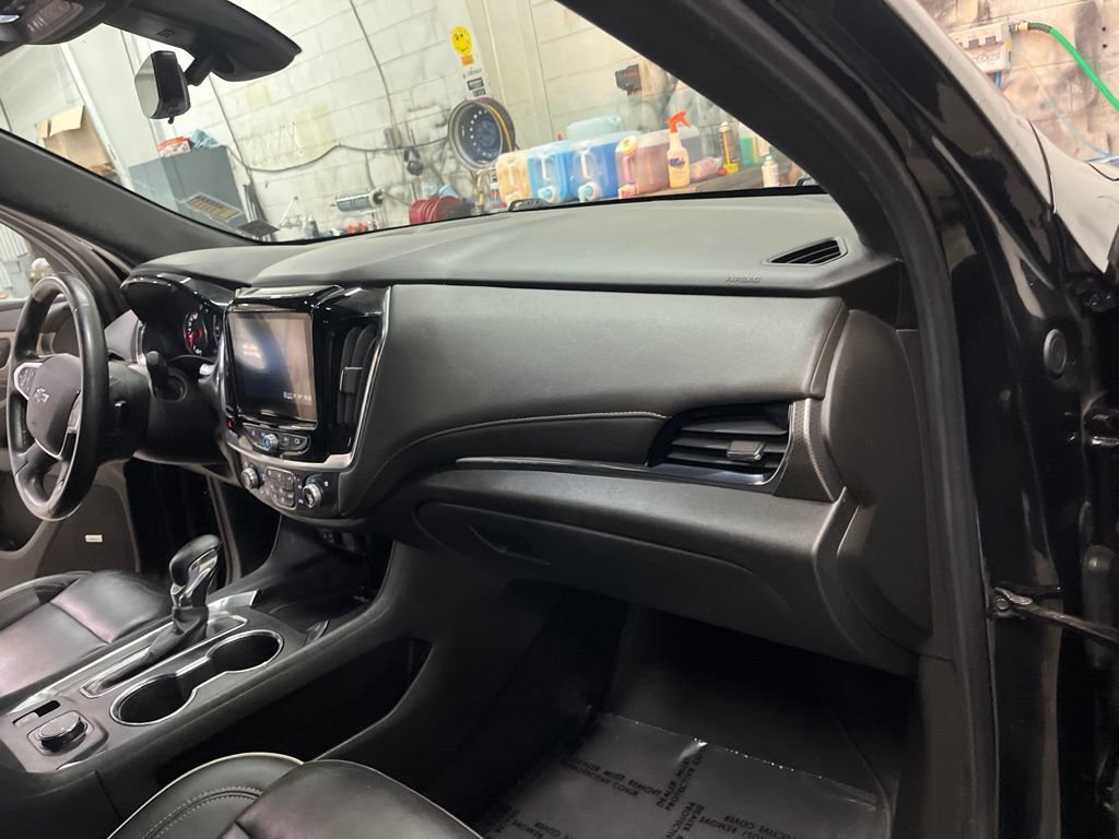 Used 2023 Chevrolet Traverse Premier w/ Redline Edition FWD image 40