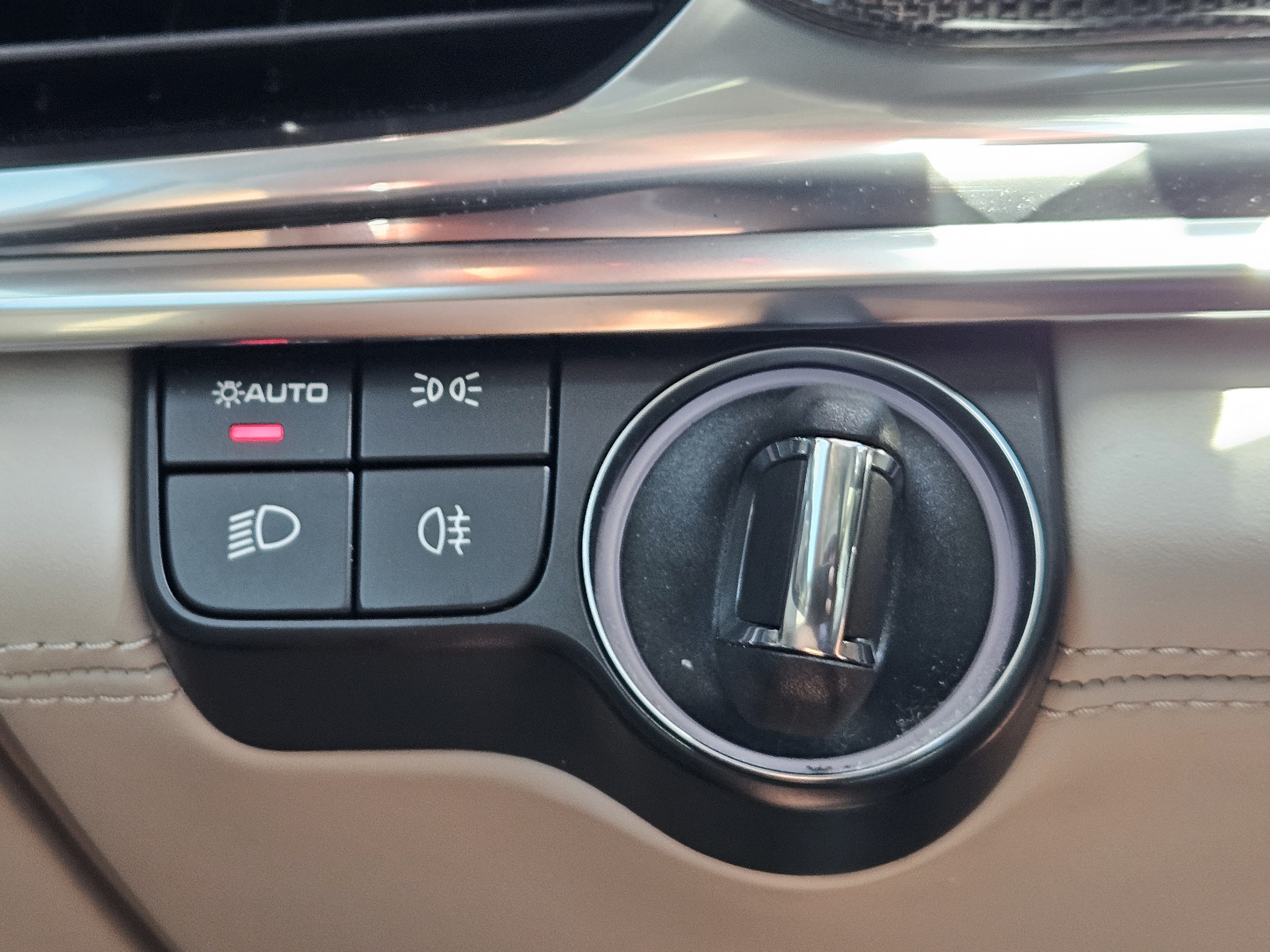 Certified 2023 Porsche Panamera 4S AWD/4WD image 22