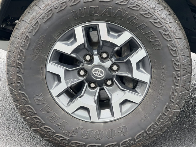 Used 2023 Toyota Tacoma TRD Off-Road w/ TRD Premium Off Road Package AWD/4WD image 16