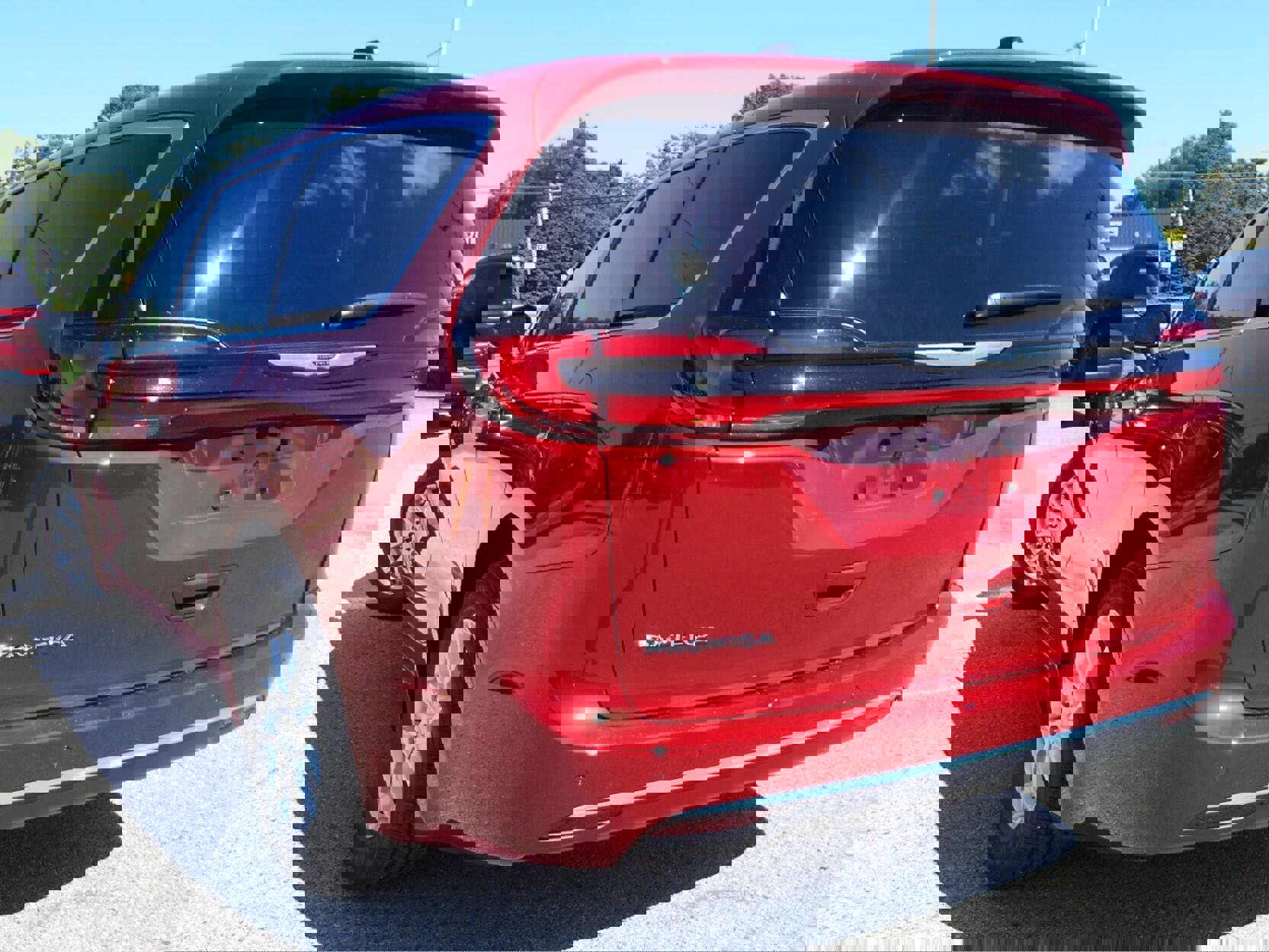 New 2026 Chrysler Pacifica Select image 3