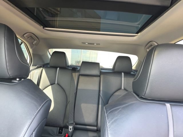 Used 2019 Toyota Camry XSE FWD image 13