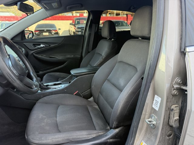 Used 2022 Chevrolet Malibu LT FWD image 25