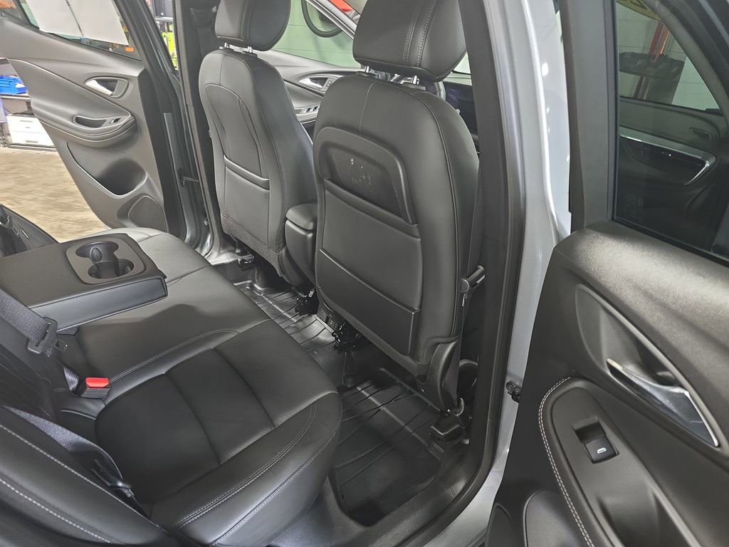 Used 2025 Buick Encore GX Avenir w/ Avenir Convenience Package AWD/4WD image 11