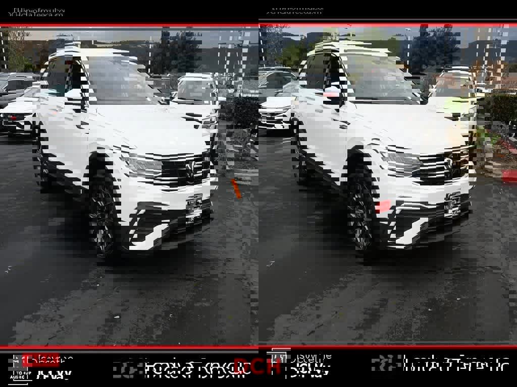 Used 2024 Volkswagen Tiguan SE image 3