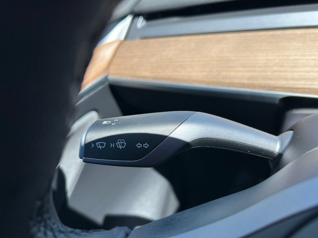 Used 2023 Tesla Model Y Long Range AWD/4WD image 18