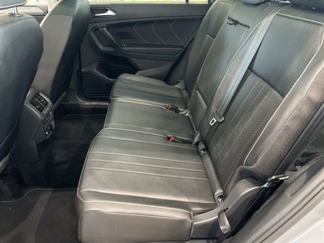 Used 2023 Volkswagen Tiguan SE w/ Panoramic Sunroof Package AWD/4WD image 14