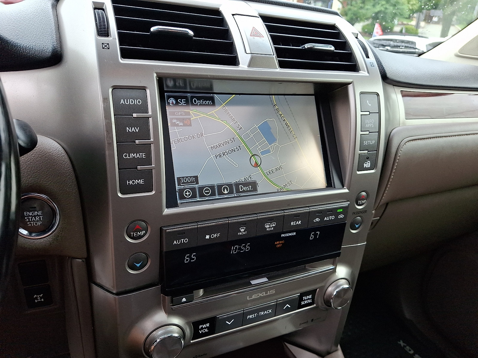 Used 2017 Lexus GX 460 AWD/4WD image 23