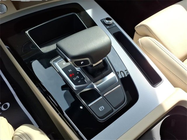 Certified 2025 Audi Q5 2.0T Premium w/ Convenience Plus Package image 19