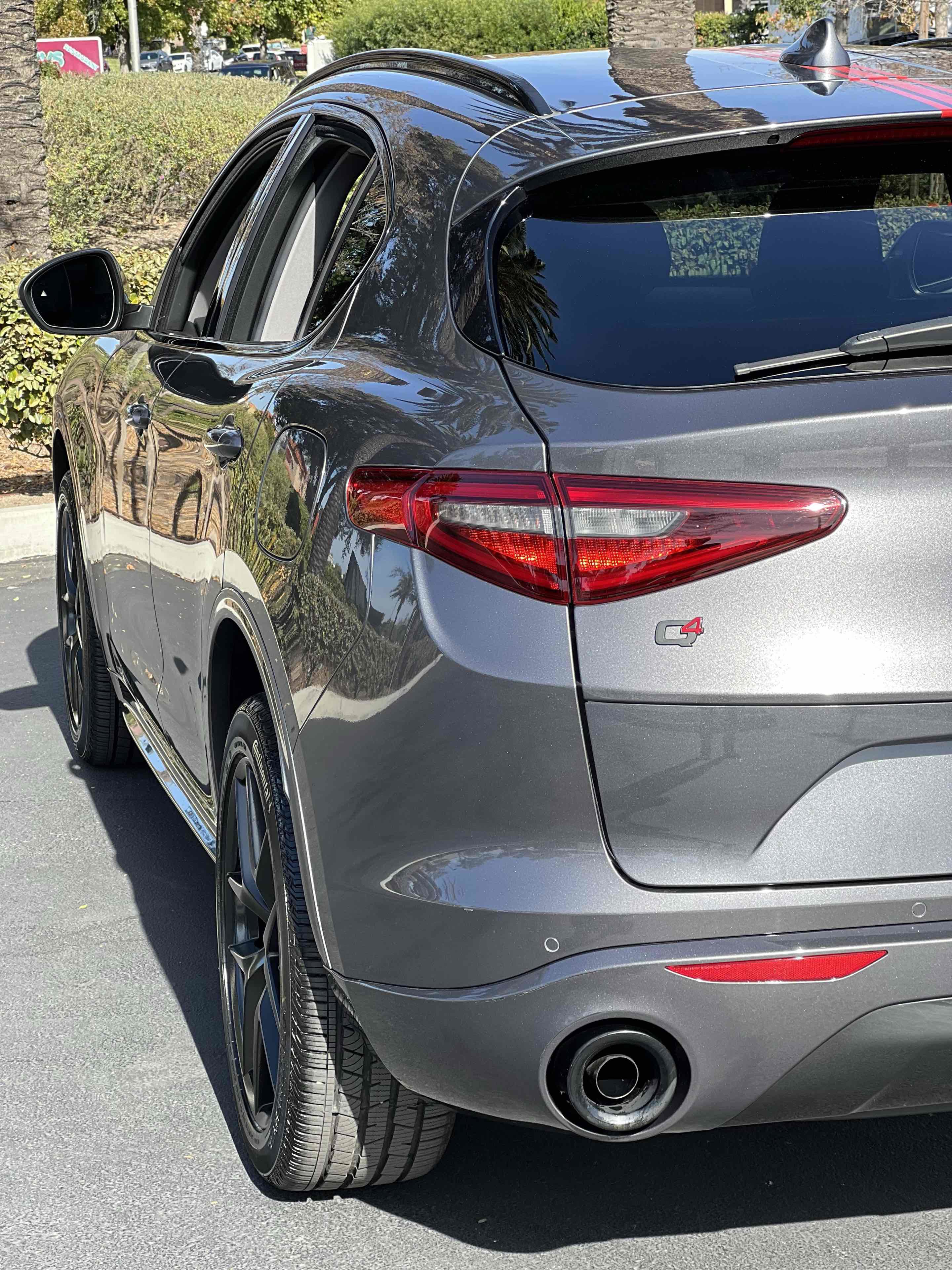 Used 2020 Alfa Romeo Stelvio Ti w/ Nero Edizione image 37