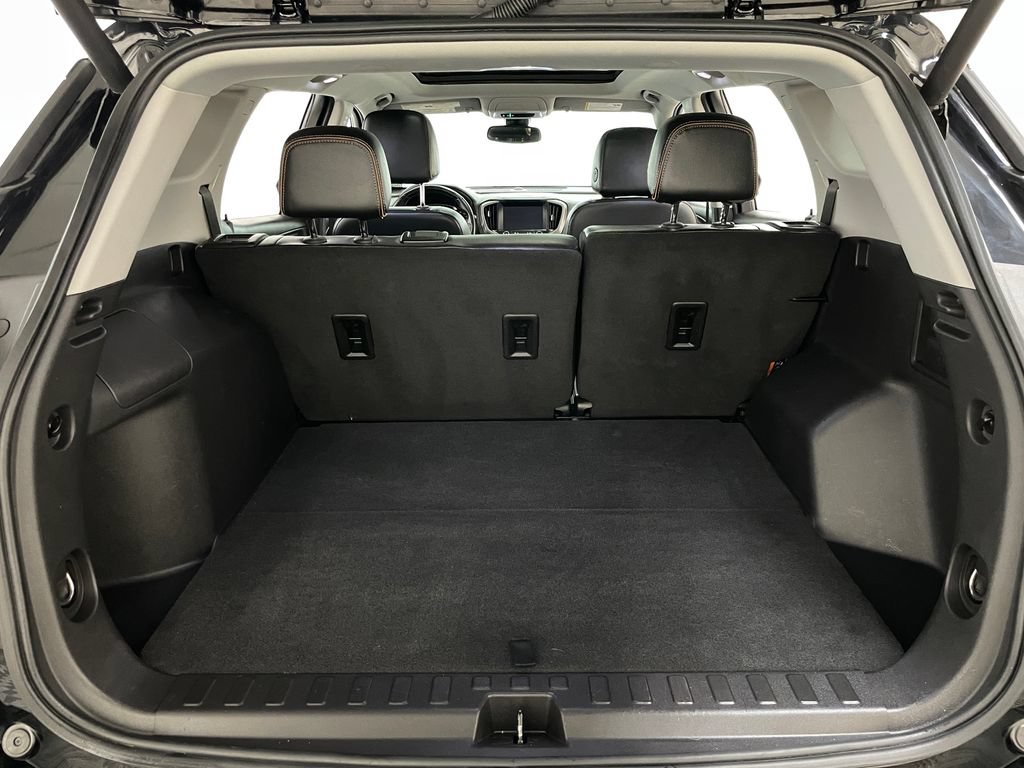 Certified 2024 GMC Terrain AT4 w/ Tech Package AWD/4WD image 45