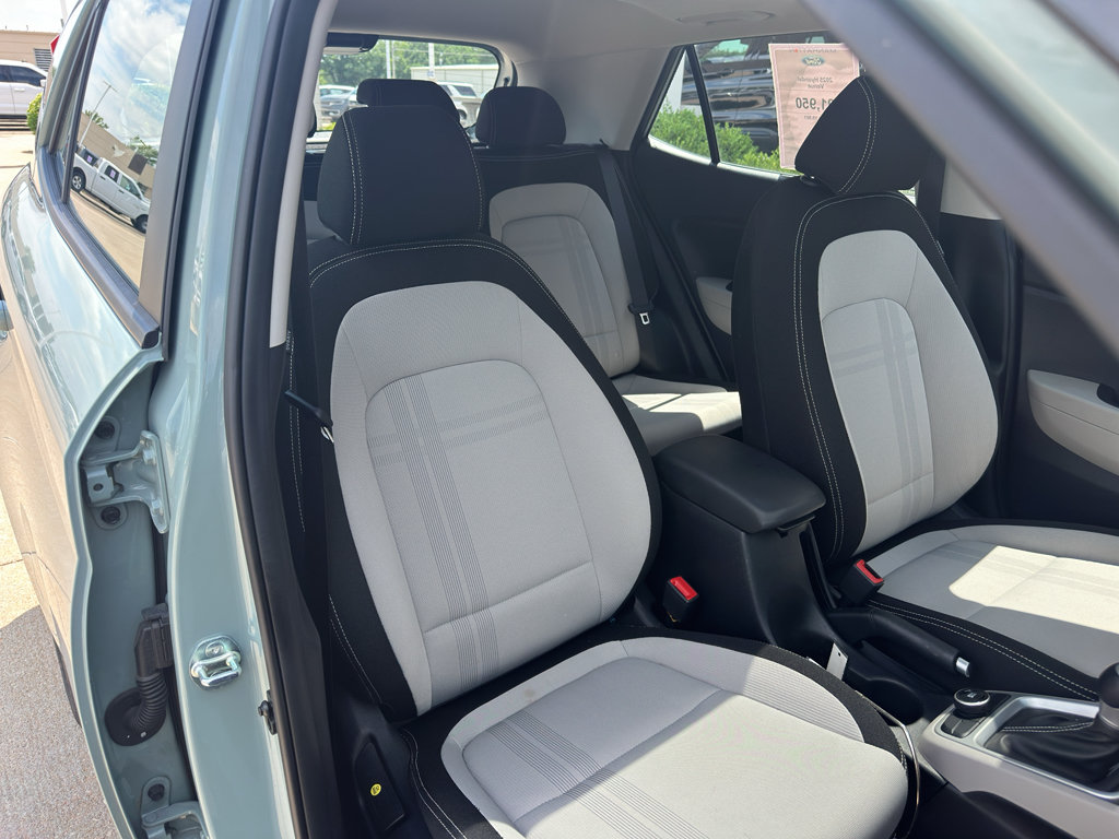 Used 2025 Hyundai Venue SEL FWD image 29