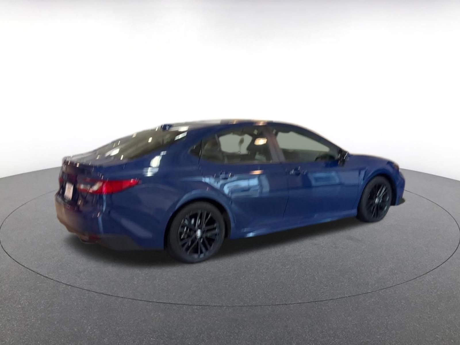 Used 2025 Toyota Camry SE image 16